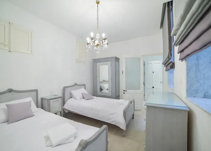 Apartament Ca2- By Vallettastay Floriana